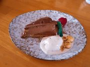 Una foto de sirope de chocolate