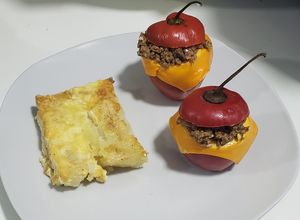 Una foto de Rocoto relleno peruano