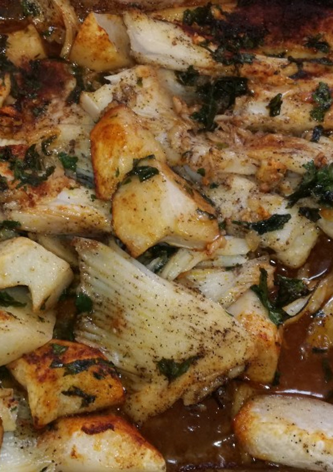 Una foto de Raya al horno con patatas de costa Rica al pimentón de la vera