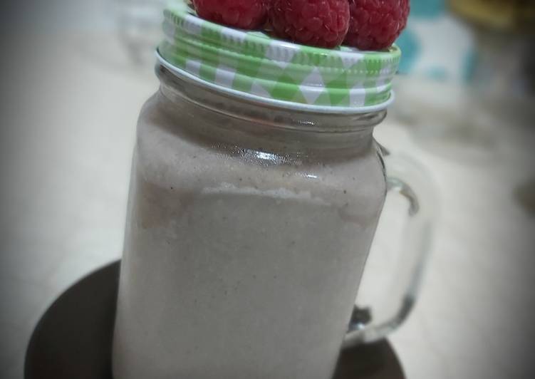 Recipe of Speedy Mix berries milk smoothie