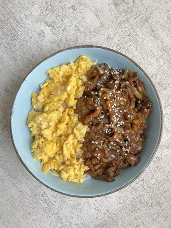 Cara Mudah Membikin Resep Teriyaki Beef Bowl Bowl yang Uenak Anti Ribet, Lezat