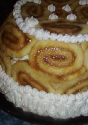 Una foto de Torta bomba😊