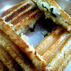 A picture of Mint Cabbage Sandwich.