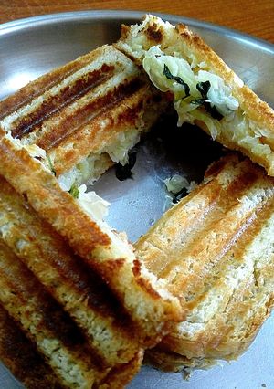 A picture of Mint Cabbage Sandwich.