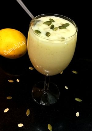 A picture of Banana, Pumpkin seeds Mango smoothie.