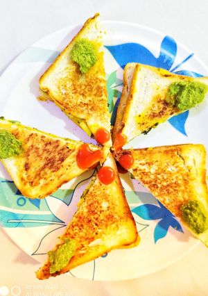 A picture of Cheese Masala Toast Sandwich.