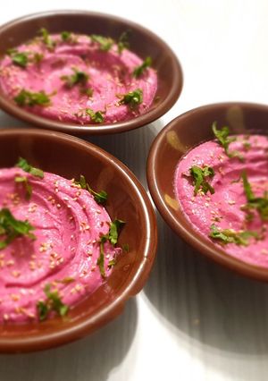 A picture of Pink hummus.
