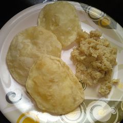 Halwa puri A picture of Halwa puri.