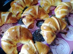 O poză a rețetei Cornuri pufoase umplute cu nutella.