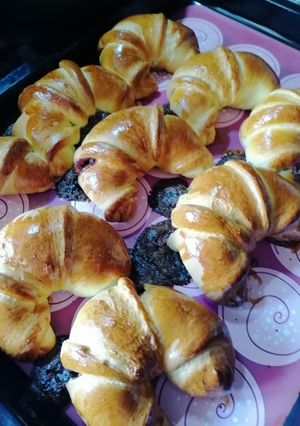 O poză a rețetei Cornuri pufoase umplute cu nutella.