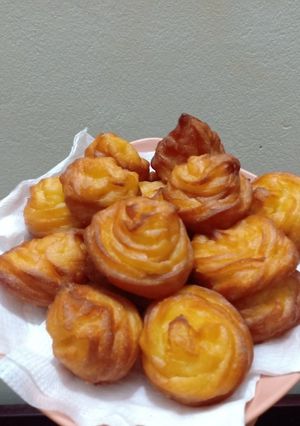 Hình của món Bánh su kem không cần lò nướng.