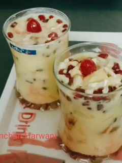 फ्रूट सलाद विद कस्टर्ड (Fruit Salad with custard recipe in Hindi रेसिपी मुख्य फोटो