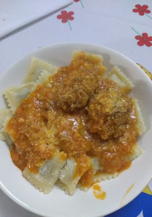 Una foto de Albóndigas con ravioles