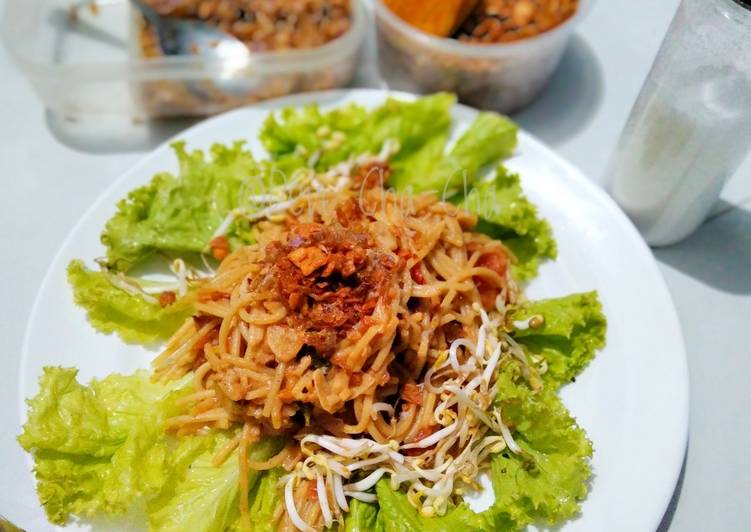 Cara Gampang Menyiapkan 8).Spaghetti Saus Tomat Bawang (ala anak kos) yang Enak