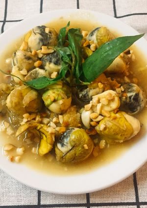 Hình của món Cút lộn xào me.