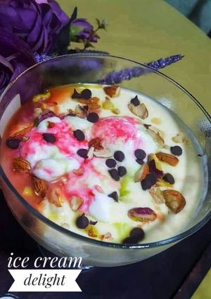 A picture of Ice cream delight.