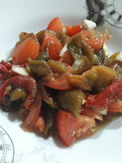 Una foto de Ensalada de pimientos asados