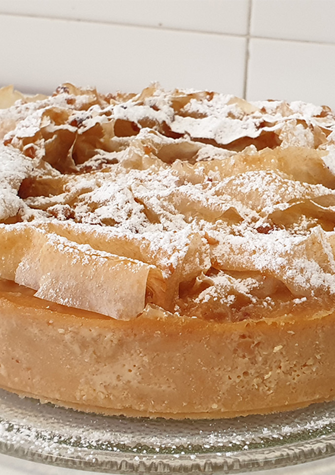 Una foto de Tarta flor de turrón