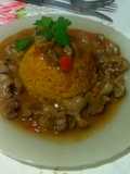 Formidables Riñoncitos Con Timbal de Arroz al Curry