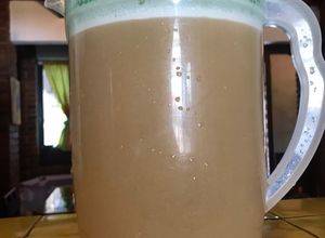 Una foto de Agua de tamarindo natural y fresca