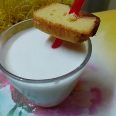 A picture of Banana Shake with Yakult.
