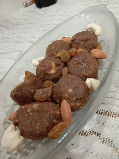સૂંઠ ની ગોળી(Sunth Goli Recipe in Gujarati) રેસીપી મુખ્ય ફોટો