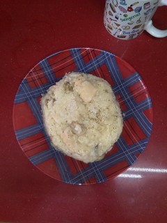 Una foto de Arroz meloso con pollo y setas en olla GM g