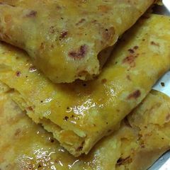 A picture of Bisi Bisi Holige (Obatti).