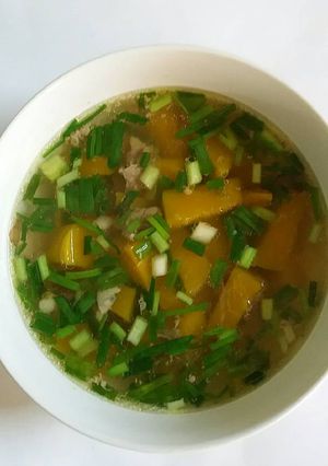 Hình của món Canh bí đỏ thịt bò.