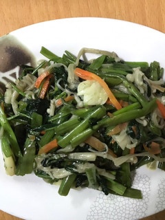 👩🏻🍳空心菜炒金針菇(快速簡單料理) 的食譜成品照片