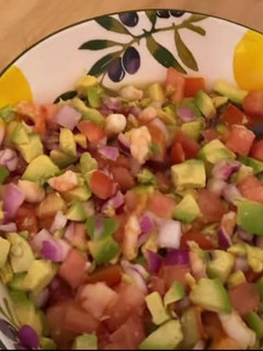 Foto de Salada de Abacate, Tomate e Pêssego