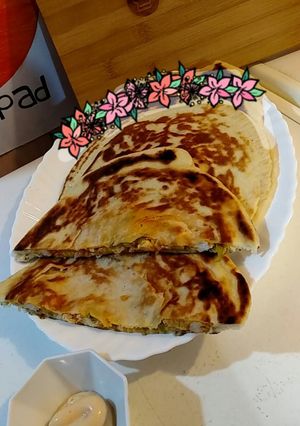 A picture of Pizza paratha.
