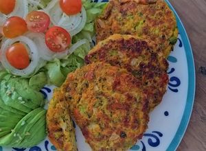 Una foto de Tortitas de brócoli y zanahoria