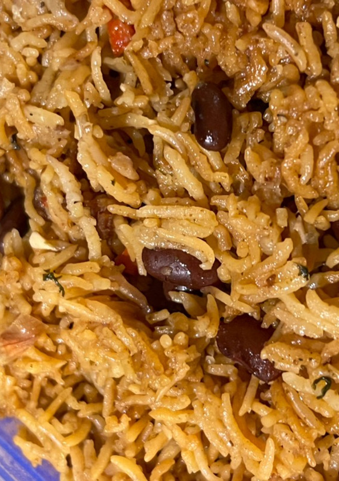 Una foto de Congris 🍚 🫘 cubano