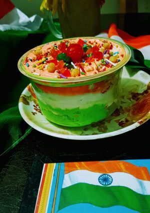 ট্রাই কালার মুজ কেক(tri colour mousse cake recipe in Bengali) রেসিপির প্রধান ছবি