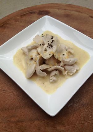 รูปของ อกไก่หมักนมซอสมัสตาร์ด