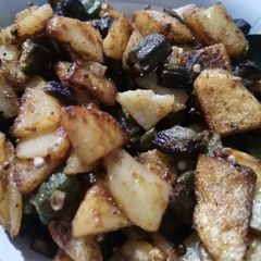 A picture of Bhindi aloo.