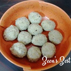 A picture of Semolina Coconut Laddus.