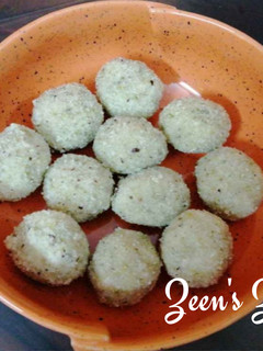 A picture of Semolina Coconut Laddus.