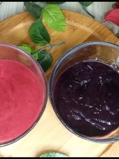 A picture of Raspberry & blackberry puree.