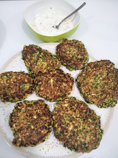 Una foto de Tortitas de coles