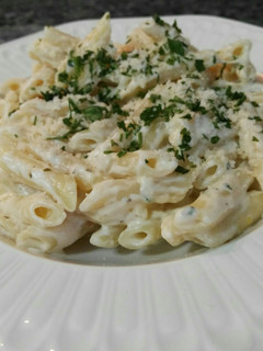 Una foto de Macarrones con nata y queso