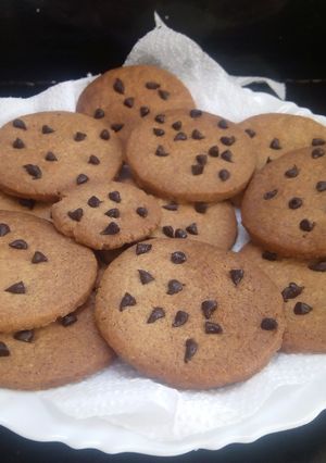 A picture of Eggless chocochips & honey cookies.