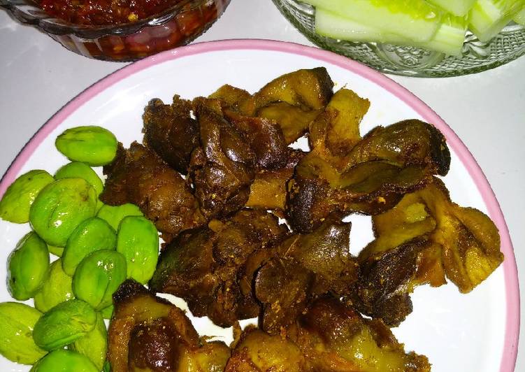 Ati ampela goreng asin