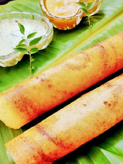 પેપર પ્લેન ઢોંસા (Paper Plain Dosa Recipe In Gujarati) રેસીપી મુખ્ય ફોટો