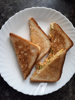 वेजिटेबल सैंडविच (Vegetable sandwich recipe in hindi) रेसिपी मुख्य फोटो