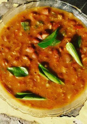 A picture of Rajma/kidney bean masala.
