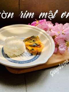 Hình của món Suờn Cốt lết rim mật ong.