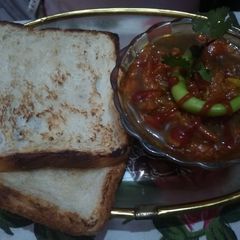 A picture of Bread with bhaji.