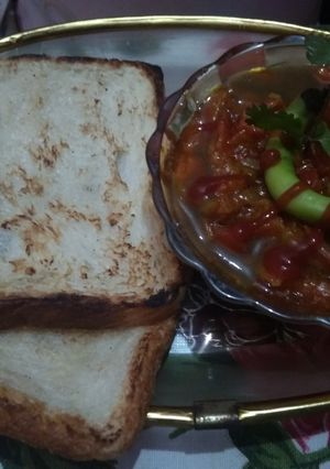 A picture of Bread with bhaji.